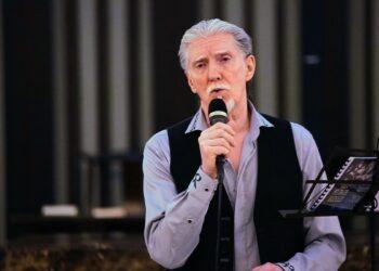 丁羅賓漢蒞校演唱