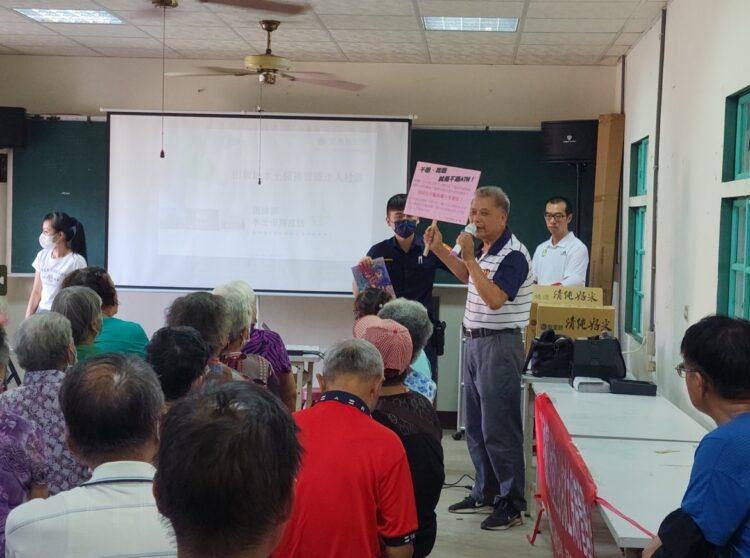 竹南警識詐宣導入校入里