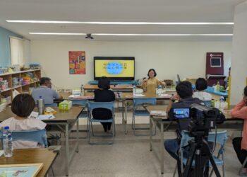 侯依伶老師熱情的宣講