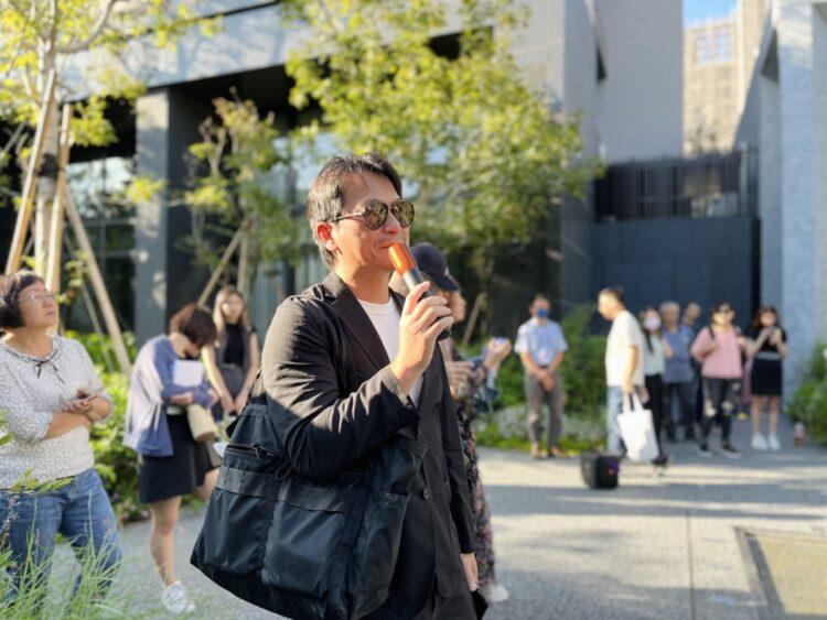 (業者提供)吳書原老師邀請大家共同走進「漢宇琢森」社區的千坪原野花園，現場分享景觀 (1)