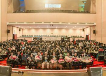 01安得烈慈善協會第八屆學藝競賽頒獎典禮暨「孩子的藝想世界」公益畫展開幕式，於中正紀念堂一樓演藝廳舉行，該協會邀請來自全國各地方的獲獎同學與家人齊聚一堂