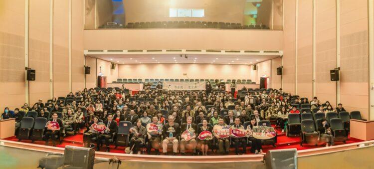 01安得烈慈善協會第八屆學藝競賽頒獎典禮暨「孩子的藝想世界」公益畫展開幕式，於中正紀念堂一樓演藝廳舉行，該協會邀請來自全國各地方的獲獎同學與家人齊聚一堂