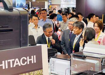 1_總統參觀日立