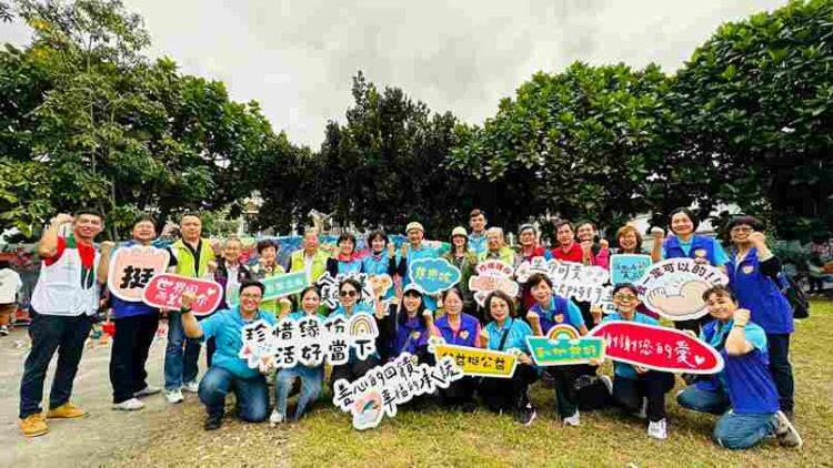 一場凝聚愛與歡樂的合影，也為此活動寫下美好時光 (1)