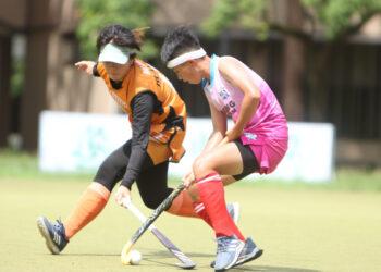 小裘奮力在球場上奔馳，取得好成績-1(由中華民國曲棍球協會提供)