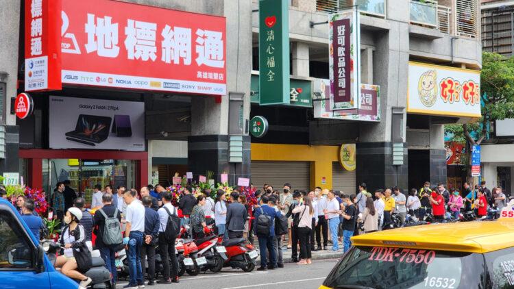 新聞照片一：以手機價格與門號優惠聞名的通訊連鎖品牌地標網通，今宣布「獨家$199網路