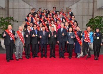 112年度全國好人好事代表八德獎得主獲得行政院陳建仁院長接見