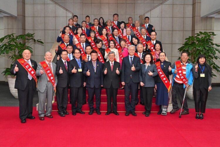 112年度全國好人好事代表八德獎得主獲得行政院陳建仁院長接見