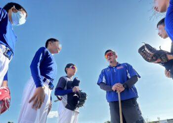 依著教練的指導，讓黑潮少年棒球隊的孩子們不僅技術進步，更能獲得自信與自我肯定