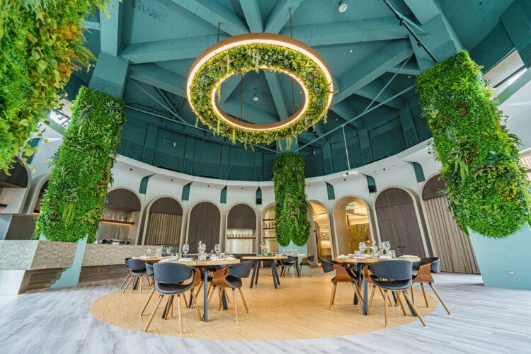 崇越集團旗下的MD創作料理位於台大校園內，推動永續餐飲。