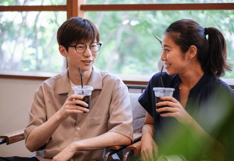 許多人第一次約會後,常焦慮是否有後續、以及何時安排下一次見面。(圖片來源:Canva)