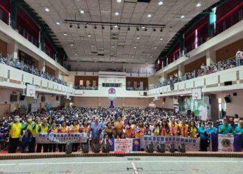 圖一：國際獅子會300B 1區總監鄭興進, 領團隊携手臺灣無毒世界理事長吳玉珍醫師團隊，在