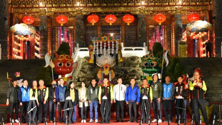 貴賓上台進行點燈儀式