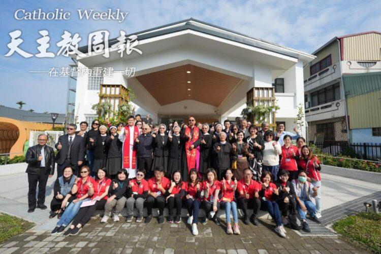 喜迎失智照護基地落成，合影誌念。