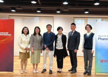 洛克威爾自動化舉辦PharmaDay。左起法德利科技副總蔡宜君、RoviSys Senior Group Manager-Life Science Decision ChiaYuShi、洛克威爾自動化台灣區總經理譚世宏、Mettler Toledo 工業產品部／產品檢驗部產品經理李珮菁、Cytiva Manufacturing Capacity Solutions Director APAC DamianChen