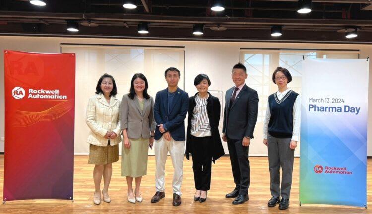 洛克威爾自動化舉辦PharmaDay。左起法德利科技副總蔡宜君、RoviSys Senior Group Manager-Life Science Decision ChiaYuShi、洛克威爾自動化台灣區總經理譚世宏、Mettler Toledo 工業產品部/產品檢驗部產品經理李珮菁、Cytiva Manufacturing Capacity Solutions Director APAC DamianChen