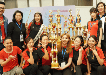 選手與評審委員