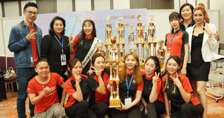 選手與評審委員