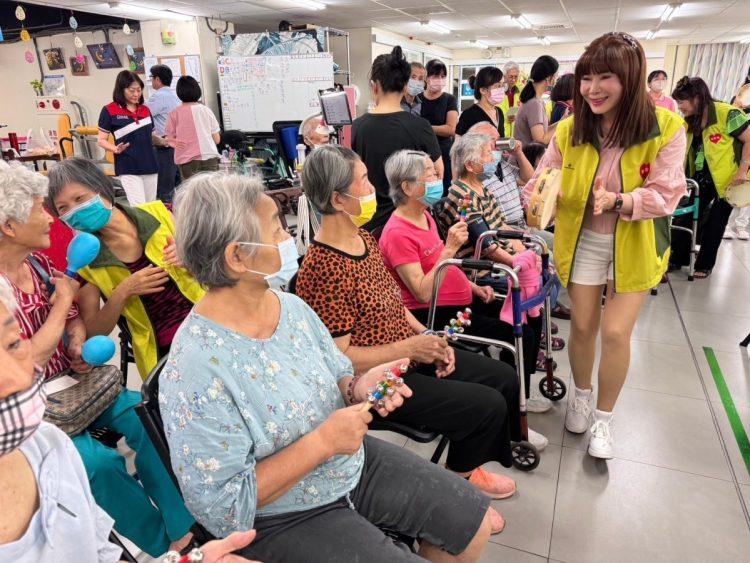 LINE_ALBUM_1130509_240510_2