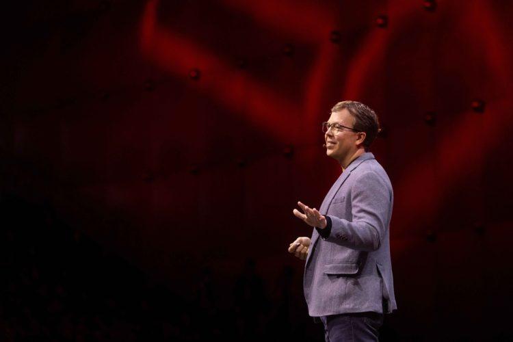 【新聞圖片】Red-Hat-於開放原始碼技術高峰會議-Red-Hat-Summit-2024-揭露三大產品全新進程，賦能企業推動-AI-創新。圖為-Red-Hat-總裁暨執行長-Matt-Hicks。