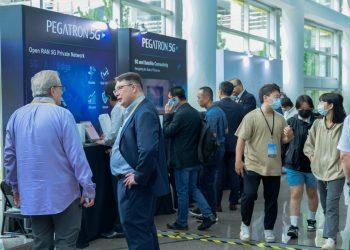 【新聞配圖一】和碩聯合科技今於 Open RAN 開放基站台北高峰論壇分享現階段 5G O-RAN 專網挑戰與發展機會，現場展示 5G 低軌衛星貨輪應用，擴大通訊場域及技術運用的無限可能。