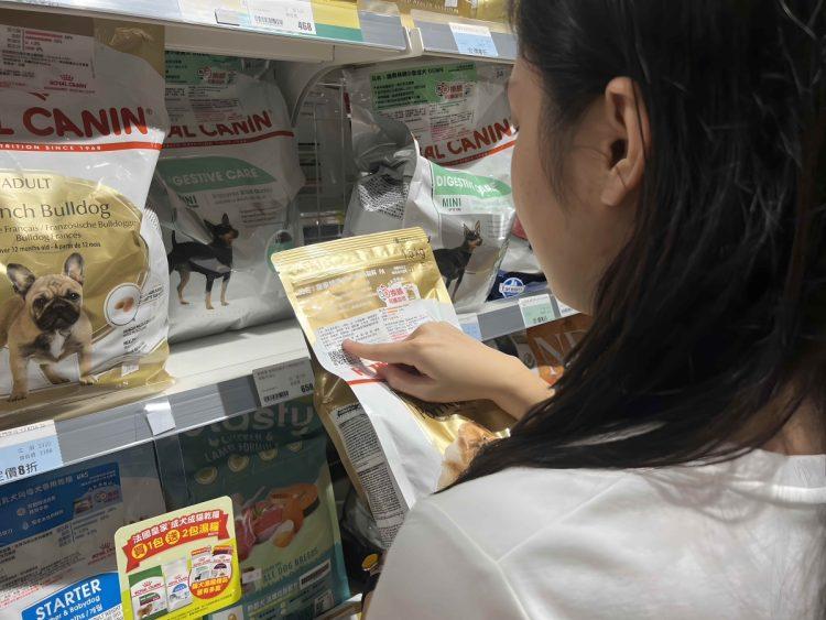 購買飼料應仔細閱讀標籤上的成分表,且選擇信譽良好的國際大廠是安全的做法