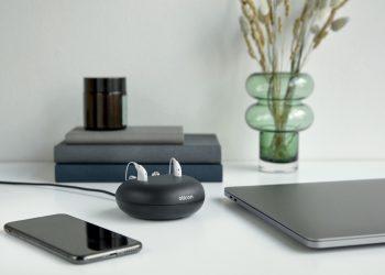 訂閱款More助聽器採用高速充電款_充電三小時即可以提供一整天的電池使用量