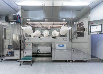 圖說：亞家生技為台灣首家研發「細胞製藥用無菌隔離裝置」。（資料來源：亞家生技）