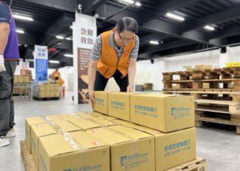 安得烈慈善協會第一時間掌握各地災情狀況和需要，同時立即包裝500箱安心食物箱送往災區，提供災民即時的援助，幫助他們早日恢復正常生活。-4