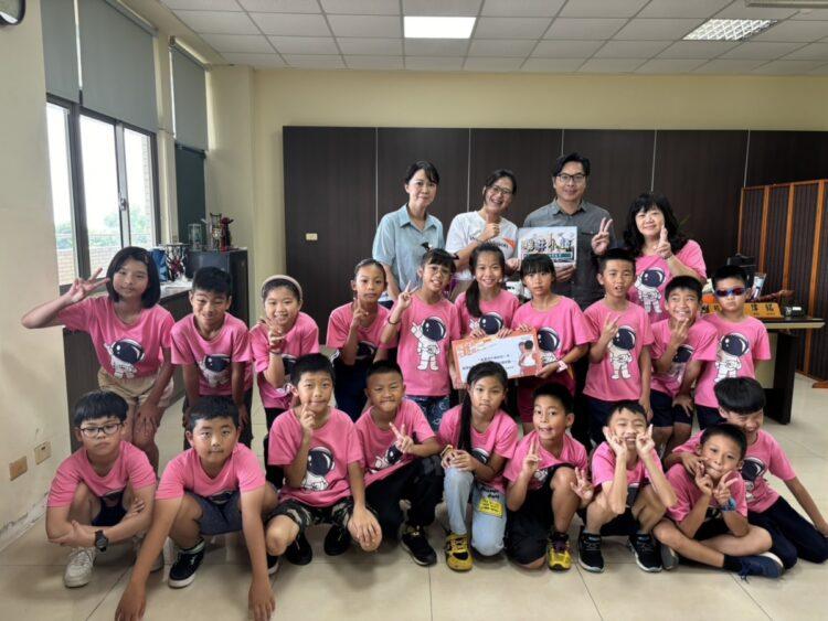 瑞井國小三年級學生將義賣所得捐給台灣世界展望會，希望能幫助更多的難民兒童