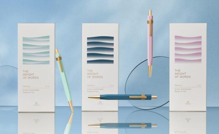 圖說:特製筆夾延續物外YSTUDIO的質感簡約風格,與海洋永續筆款緊密結合,隨時隨地俐落書寫,讓文字成為日常。(資料來源:物外YSTUDIO) (1)