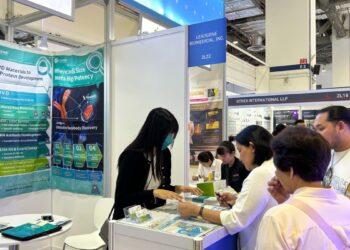 圖說：偉喬生醫參與新加坡2024年亞洲醫療展，現場吸引不少經銷商與醫療機構詢問。（資料來源：偉喬生醫）