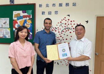 安莫博士榮獲梅花卡