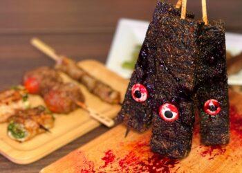 圖說：焦糖楓推出萬聖節限時一天活動，只要姓名內有「ㄨㄢˋ、ㄕㄥˋ、ㄐㄧㄝˊ」的同音字，到焦糖楓門市不限金額消費並出示證件，即可獲得「鬼太郎血糕」一串