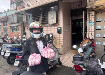 (圖說)信義房屋淡水店，偕同夥伴們擔任j華山基金會義工，親送便當。