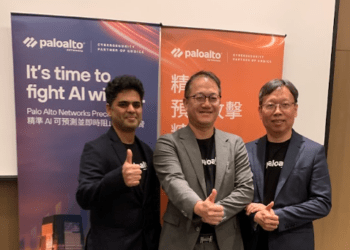 Palo Alto Networks 台灣區總經理 尤惠生 (圖中) Palo Alto Networks日本及亞太區策略及網路安全顧問 Vishal Lanjekar(圖左) Palo Alto Networks台灣技術總監 蕭松瀛 (圖右)