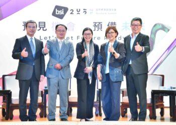 永續發展座談來賓合影