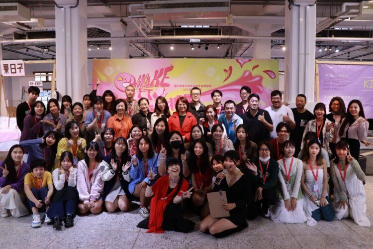 開幕活動貴賓們與學生大合照