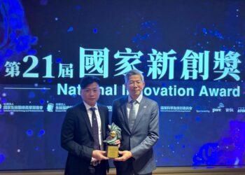 格棋化合物半導體榮獲第21屆國家新創獎肯定，(左)賴柏帆副總、(右)葉國偉技術長