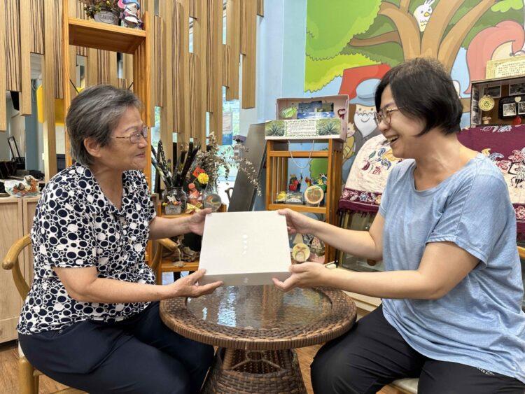 選購畢嘉士基金會2025年節公益禮盒就能送愛到馬拉威