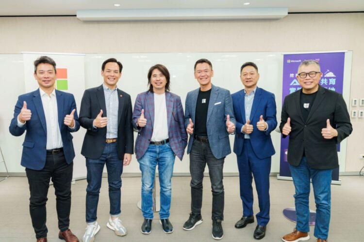 【新聞圖片一】微軟攜手產官學三方舉辦論壇，一同深入交流 AI 人才培育之觀點與資源，凝聚合作夥伴力量，打造 AI 產業生態系，全面推動台灣 AI 人才的培育與發展。由左至右為科技報橘社長戴季全、台灣大哥大總經理林之晨、教育部政務次長葉丙成、台灣微軟總經理卞志祥、精誠資訊董事長林隆奮、台灣微軟合作夥伴解決方案事業群總經理陳仲儒。