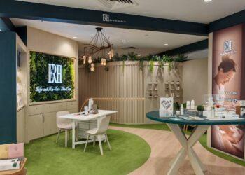 圖說：十藝生技旗下ERH品牌，進駐馬來西亞百貨商場，擁有２處實體櫃位及2家快閃店，以簡約風格和綠色元素，呈現品牌形象。（資料來源：十藝生技）