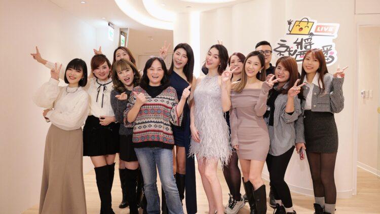 圖一、張榕容首次參加直播活動,與四大人氣直播台攜手合作,共同推薦品牌特色,現場互動熱烈。(圖片來源:就醬播)