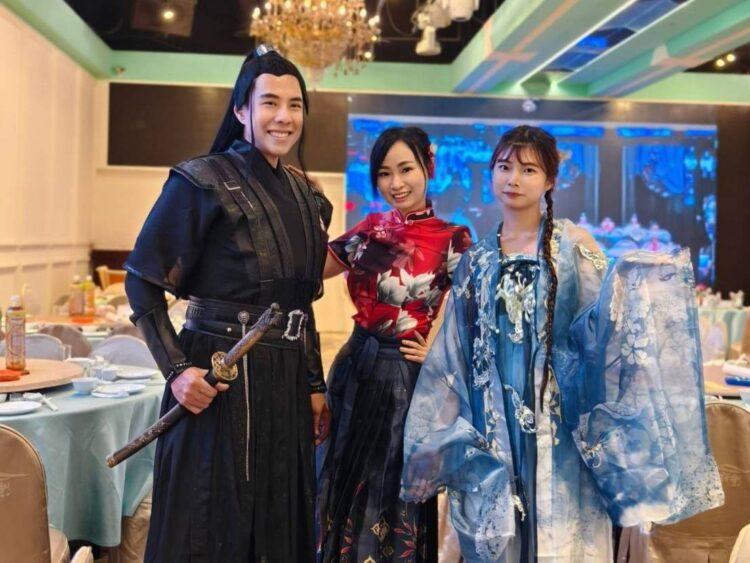 創辦人林芳郁攜手營運長柒默與創意總監元帥，帶領眾多網紅身著古風華服亮相。