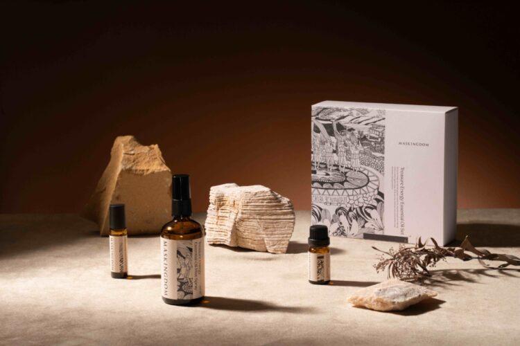 圖說:十藝生技旗下品牌膜殿全新推出「聚寶能量精油組」,以大自然清新香氣,安撫躁動心靈,營造豐盛沉靜氛圍。(資料來源:十藝生技)