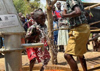 圖說：透過WASH計畫興建水井、雨水收集系統與濾水設備，不僅有效改善了水質，還顯著降低了30%水傳疾病的感染率。（資料來源：愛女孩Love Binti）