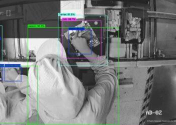 AI 視覺即時追蹤生產過程，自動化生產管理