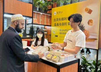 圖說：外國人超愛！旺萊山在展場一樓設立臨時快閃店，吸引許多參展及逛展的國際商務客。（資料來源：旺萊山）