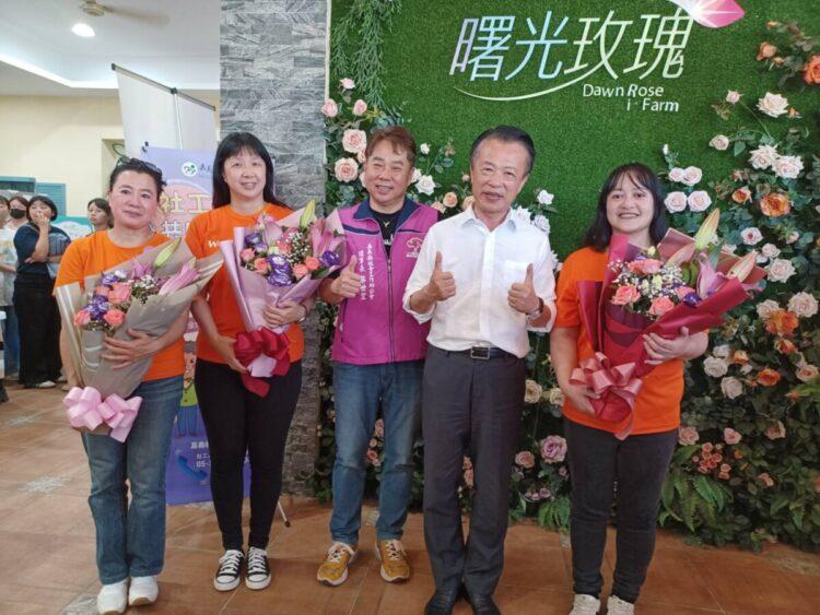 從山林到都市，成為弱勢兒少困境中最溫暖的力量，台灣世界展望會3名社工獲嘉義縣政府社工表揚 (2)