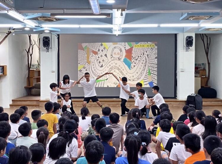 屏大附小動感達人以身體呈現圖像詩